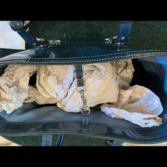 Coach patent leather small tote - Picture 8 of 8